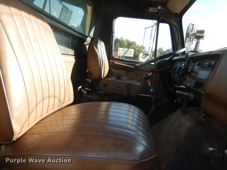 image for item DH5183 1989 International 1954  dump truck