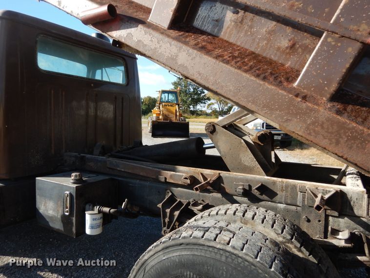 image for item DH5183 1989 International 1954  dump truck