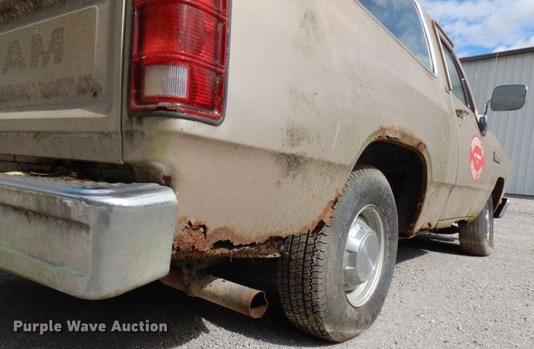 image for item DH5187 1992 Dodge Ram Charger  SUV