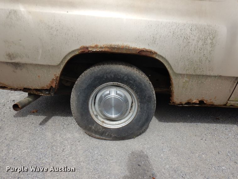 image for item DH5187 1992 Dodge Ram Charger  SUV