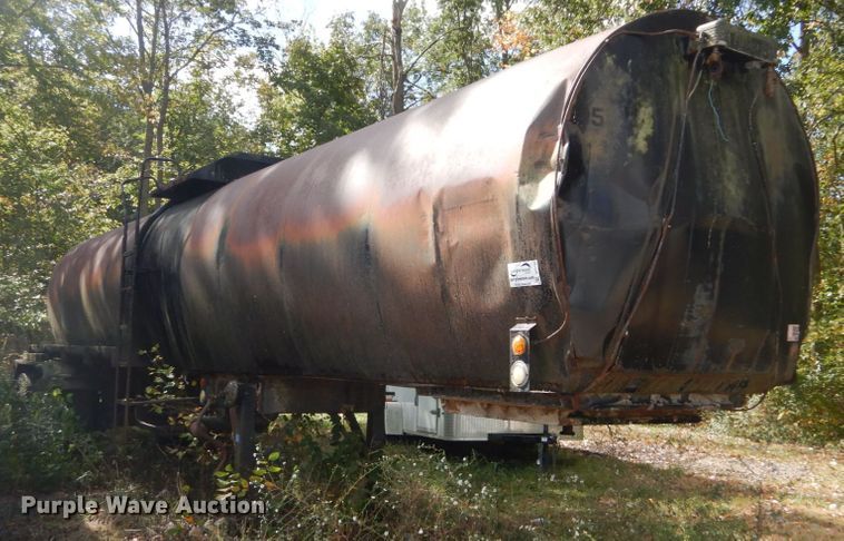 image for item DH5189 1965 Fruehauf TEHF2R tank trailer