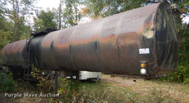 image for item DH5189 1965 Fruehauf TEHF2R tank trailer