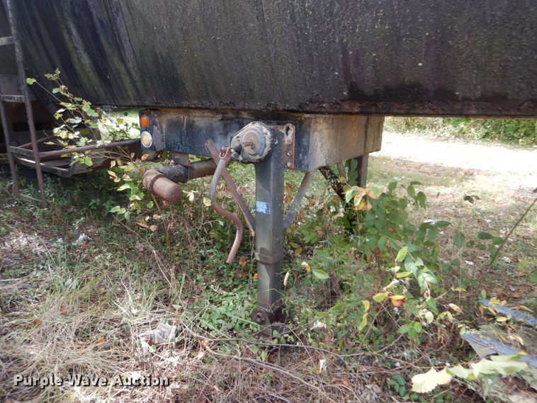 image for item DH5189 1965 Fruehauf TEHF2R tank trailer