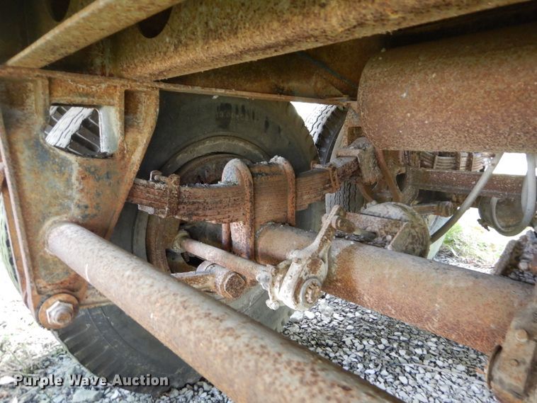 image for item DH5189 1965 Fruehauf TEHF2R tank trailer