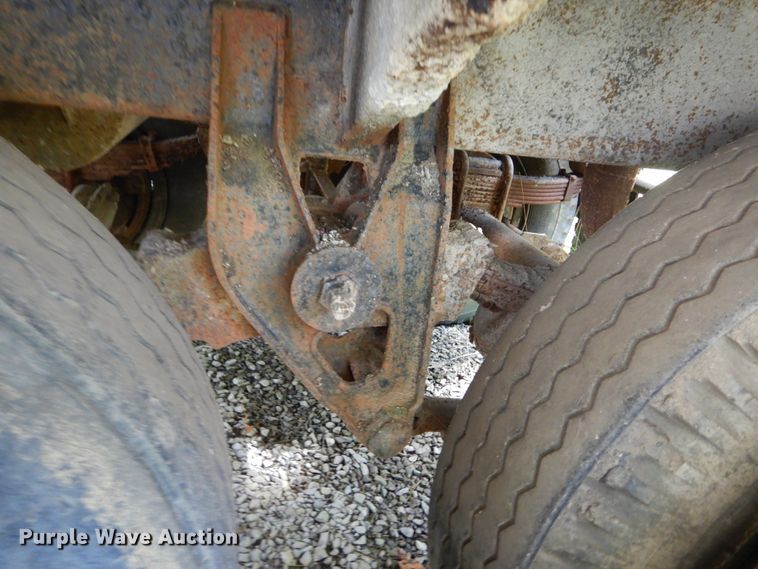 image for item DH5189 1965 Fruehauf TEHF2R tank trailer