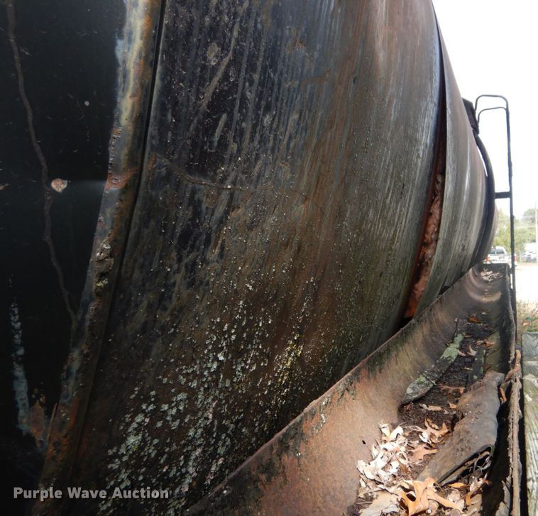 image for item DH5189 1965 Fruehauf TEHF2R tank trailer