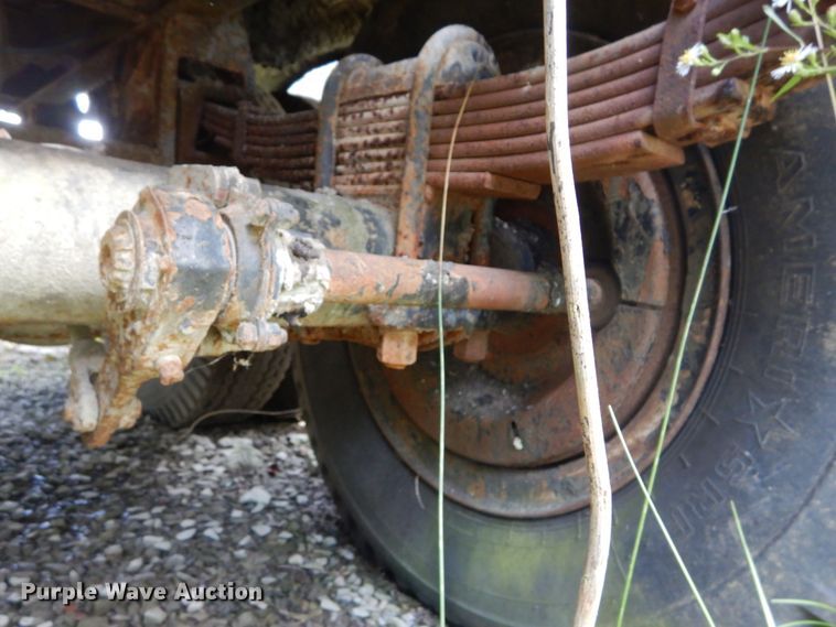 image for item DH5189 1965 Fruehauf TEHF2R tank trailer