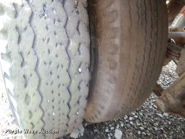 image for item DH5189 1965 Fruehauf TEHF2R tank trailer