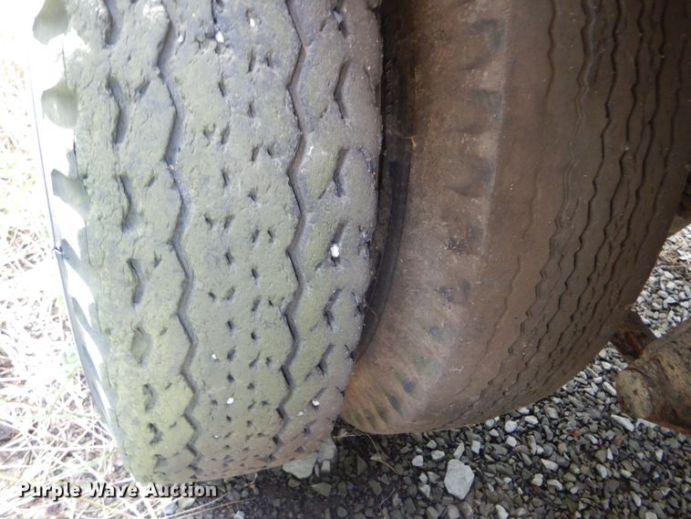 image for item DH5189 1965 Fruehauf TEHF2R tank trailer