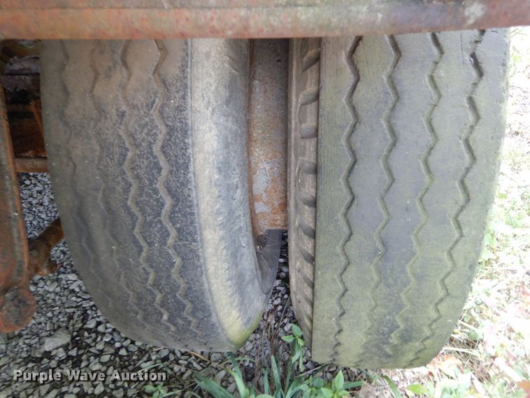 image for item DH5189 1965 Fruehauf TEHF2R tank trailer