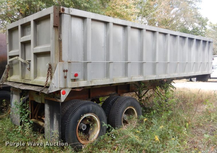image for item DH5190 1973 Schien end dump trailer