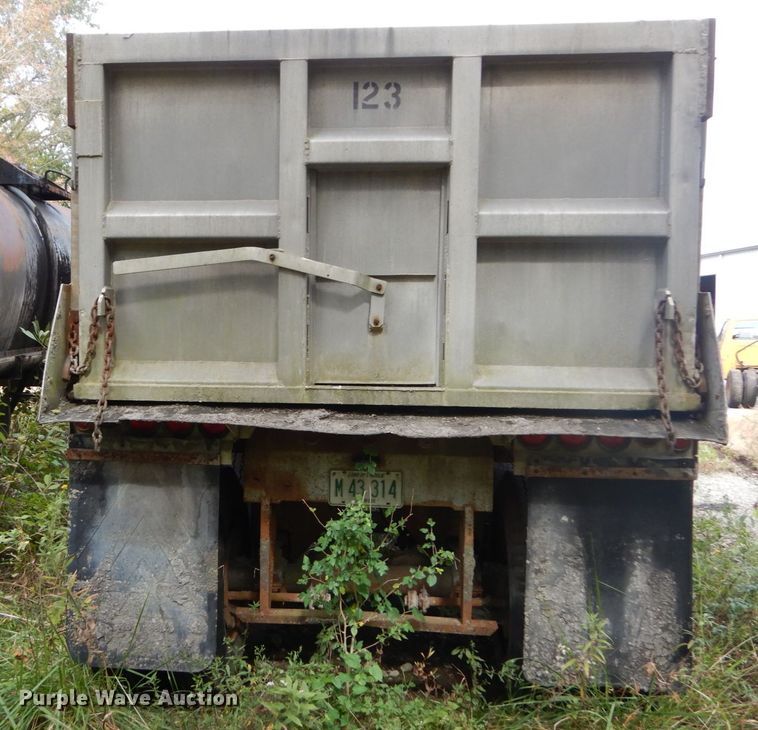 image for item DH5190 1973 Schien end dump trailer