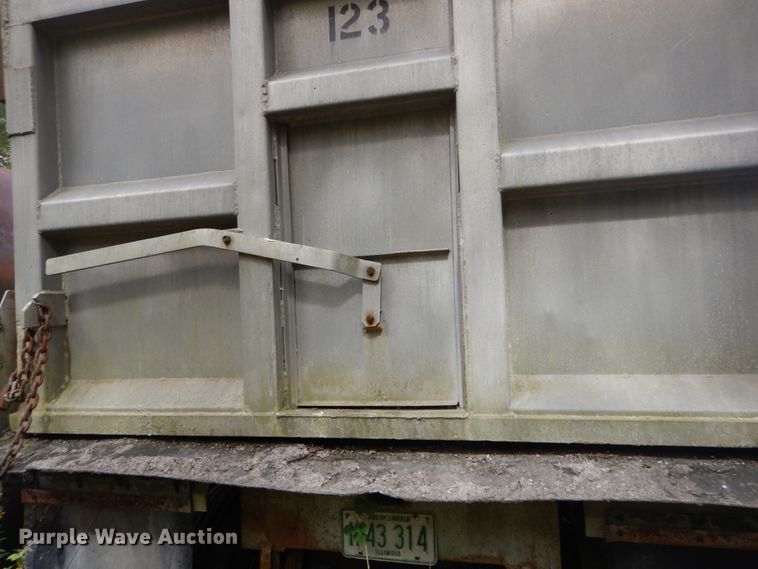 image for item DH5190 1973 Schien end dump trailer