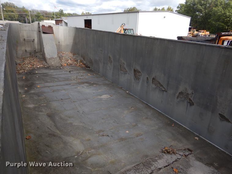 image for item DH5190 1973 Schien end dump trailer