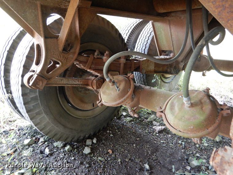 image for item DH5190 1973 Schien end dump trailer
