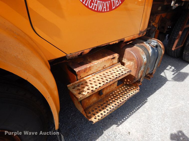 image for item DH5193 1991 International 4900  dump truck