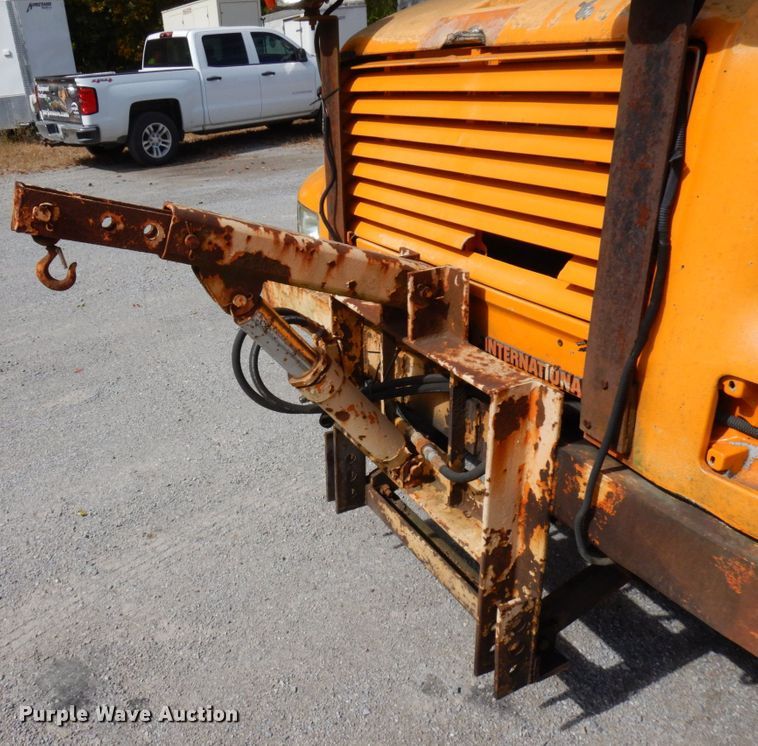 image for item DH5193 1991 International 4900  dump truck