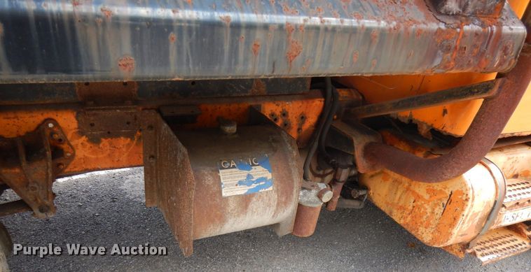 image for item DH5193 1991 International 4900  dump truck