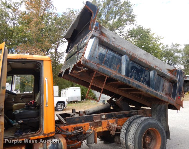 image for item DH5193 1991 International 4900  dump truck