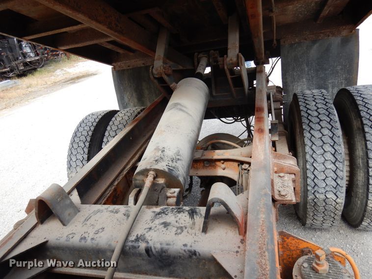 image for item DH5193 1991 International 4900  dump truck