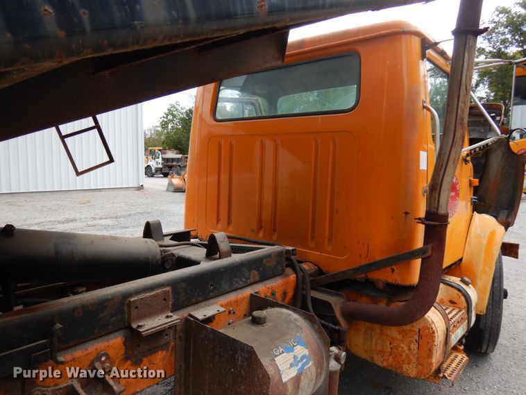 image for item DH5193 1991 International 4900  dump truck