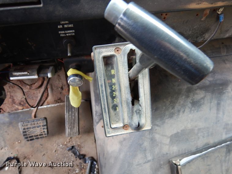 image for item DH5193 1991 International 4900  dump truck