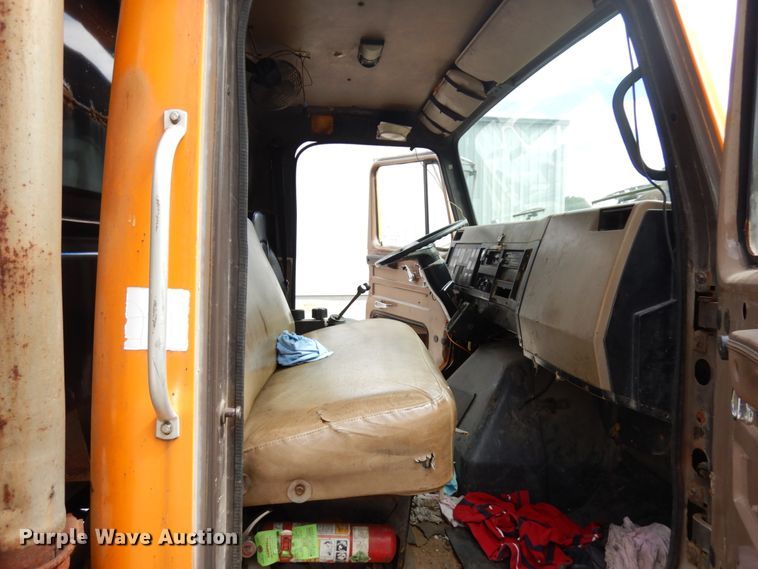 image for item DH5193 1991 International 4900  dump truck