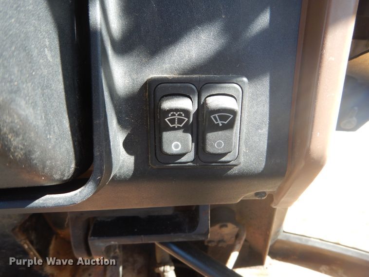 image for item DH5198 1998 John Deere 310SE  backhoe