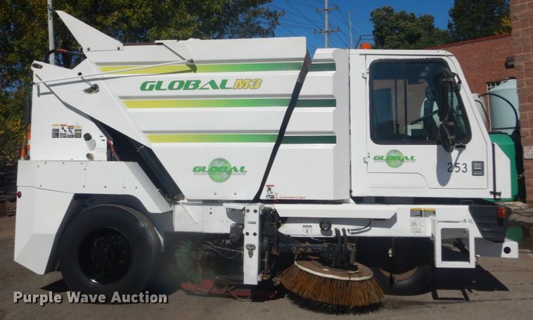 image for item DH5201 2013 Global Environment M3  street sweeper