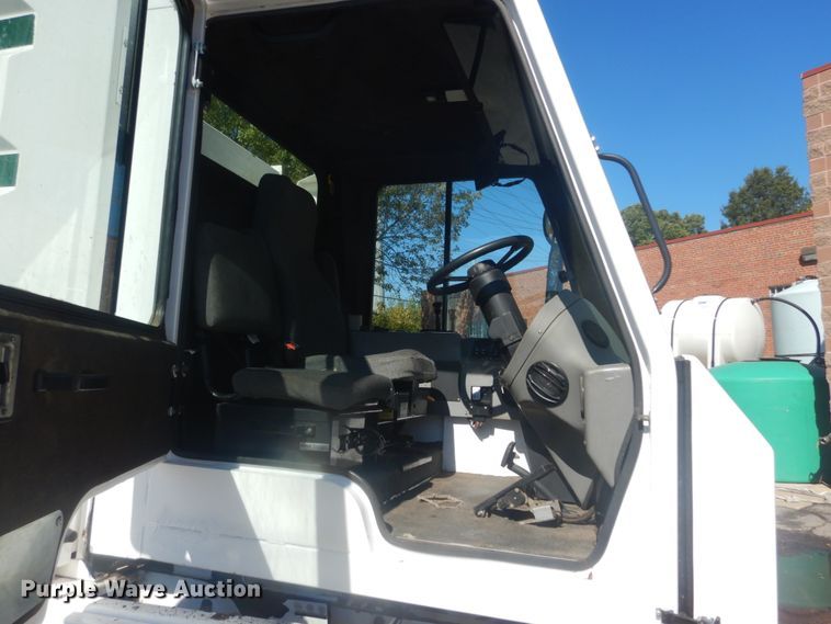 image for item DH5201 2013 Global Environment M3  street sweeper