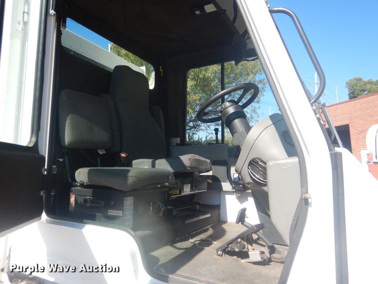 image for item DH5201 2013 Global Environment M3  street sweeper