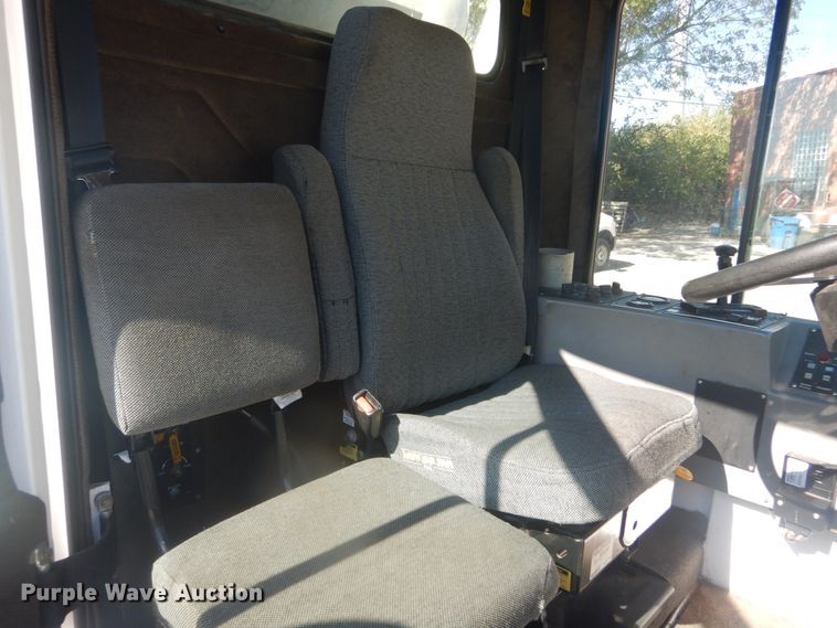 image for item DH5201 2013 Global Environment M3  street sweeper