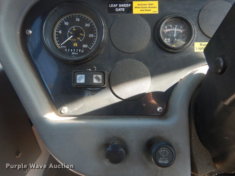 image for item DH5201 2013 Global Environment M3  street sweeper