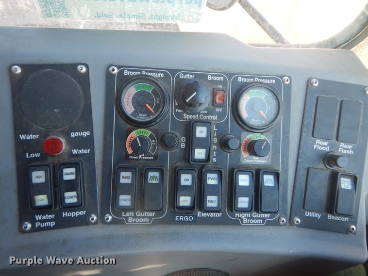 image for item DH5201 2013 Global Environment M3  street sweeper