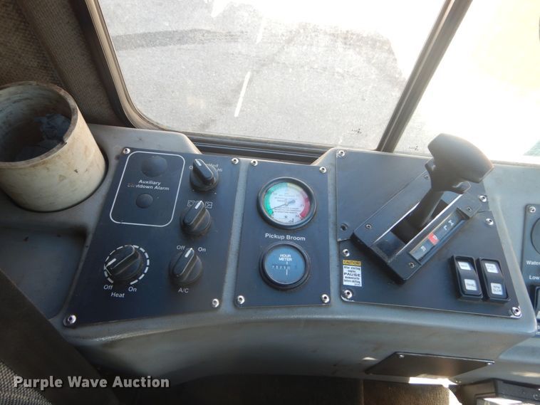 image for item DH5201 2013 Global Environment M3  street sweeper