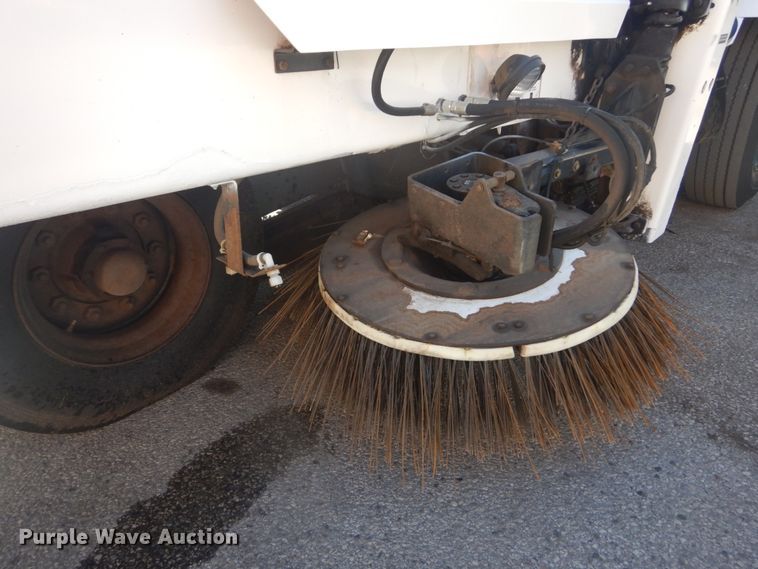 image for item DH5201 2013 Global Environment M3  street sweeper