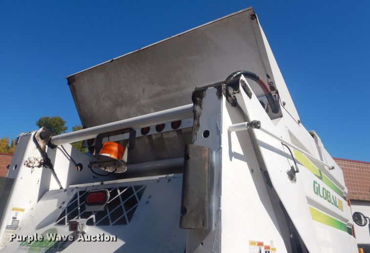 image for item DH5201 2013 Global Environment M3  street sweeper