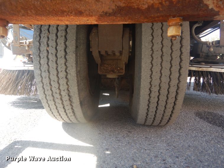 image for item DH5201 2013 Global Environment M3  street sweeper