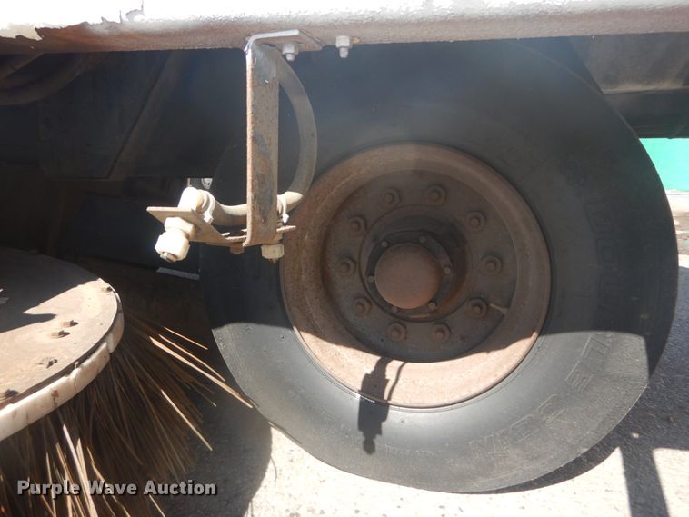 image for item DH5201 2013 Global Environment M3  street sweeper