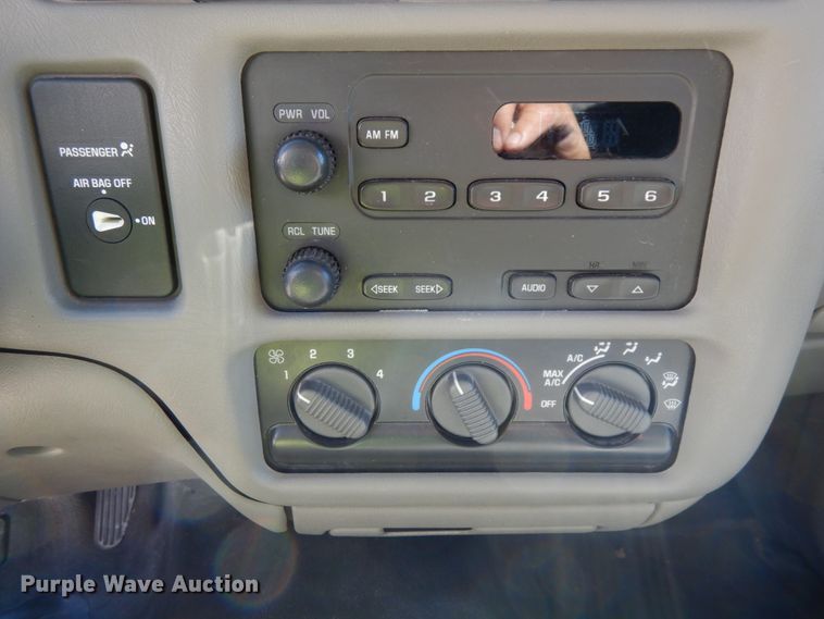 image for item DH6669 2002 Chevrolet S10  Ext. Cab pickup truck