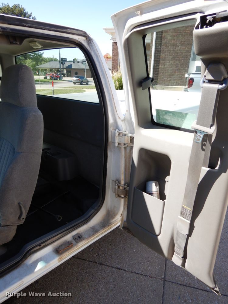 image for item DH6669 2002 Chevrolet S10  Ext. Cab pickup truck