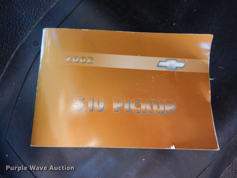 image for item DH6669 2002 Chevrolet S10  Ext. Cab pickup truck