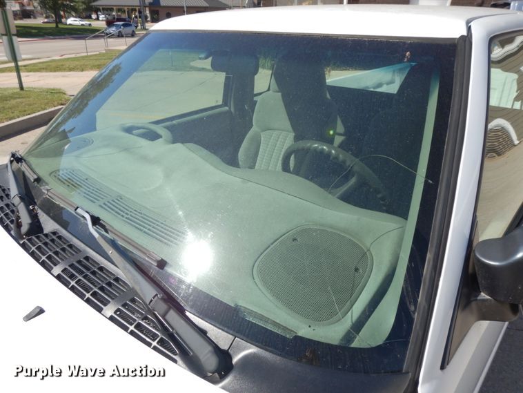 image for item DH6669 2002 Chevrolet S10  Ext. Cab pickup truck