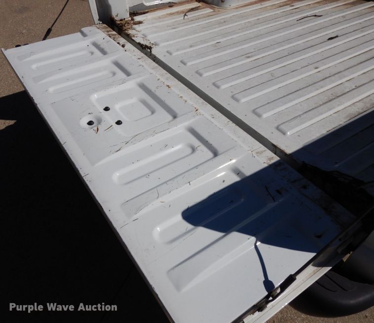 image for item DH6669 2002 Chevrolet S10  Ext. Cab pickup truck