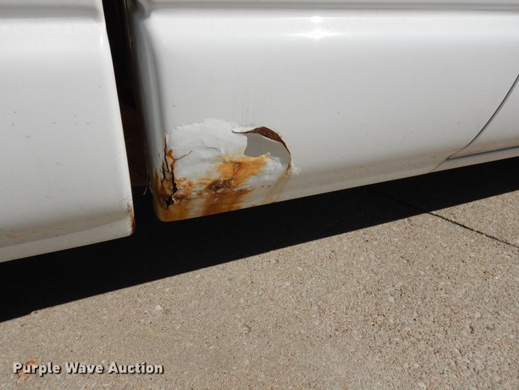 image for item DH6669 2002 Chevrolet S10  Ext. Cab pickup truck