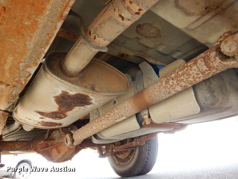 image for item DH6669 2002 Chevrolet S10  Ext. Cab pickup truck