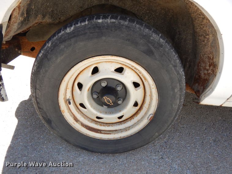 image for item DH6669 2002 Chevrolet S10  Ext. Cab pickup truck