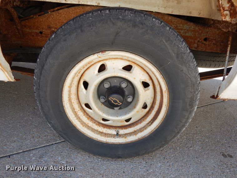 image for item DH6669 2002 Chevrolet S10  Ext. Cab pickup truck