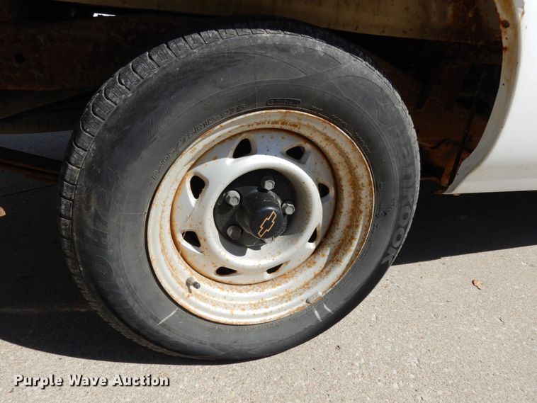 image for item DH6669 2002 Chevrolet S10  Ext. Cab pickup truck