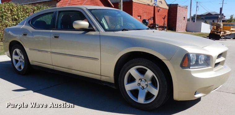 image for item DH6670 2010 Dodge Charger